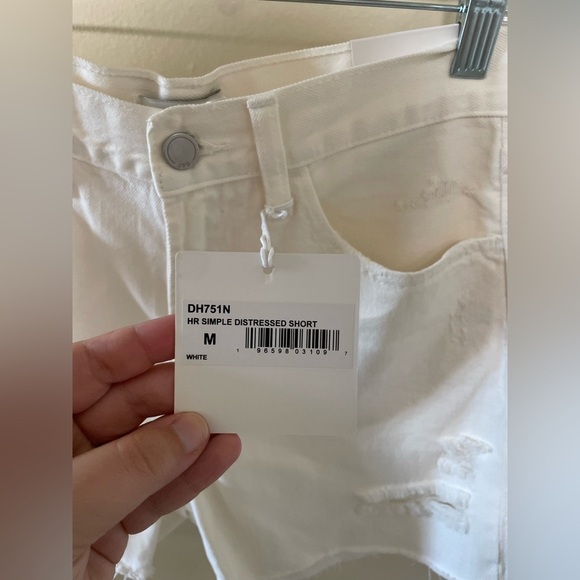✨NWT JBD White Denim Distressed Shorts Size M - Picture 8 of 13